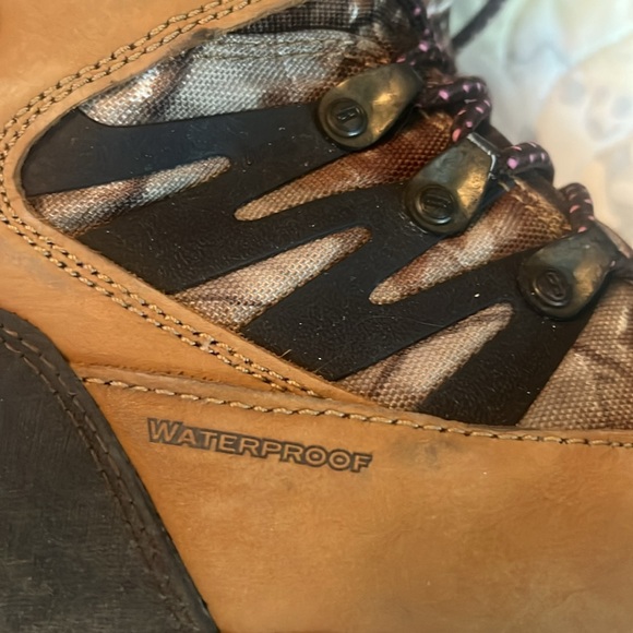 Bushnell size 8 Boots - Picture 7 of 7